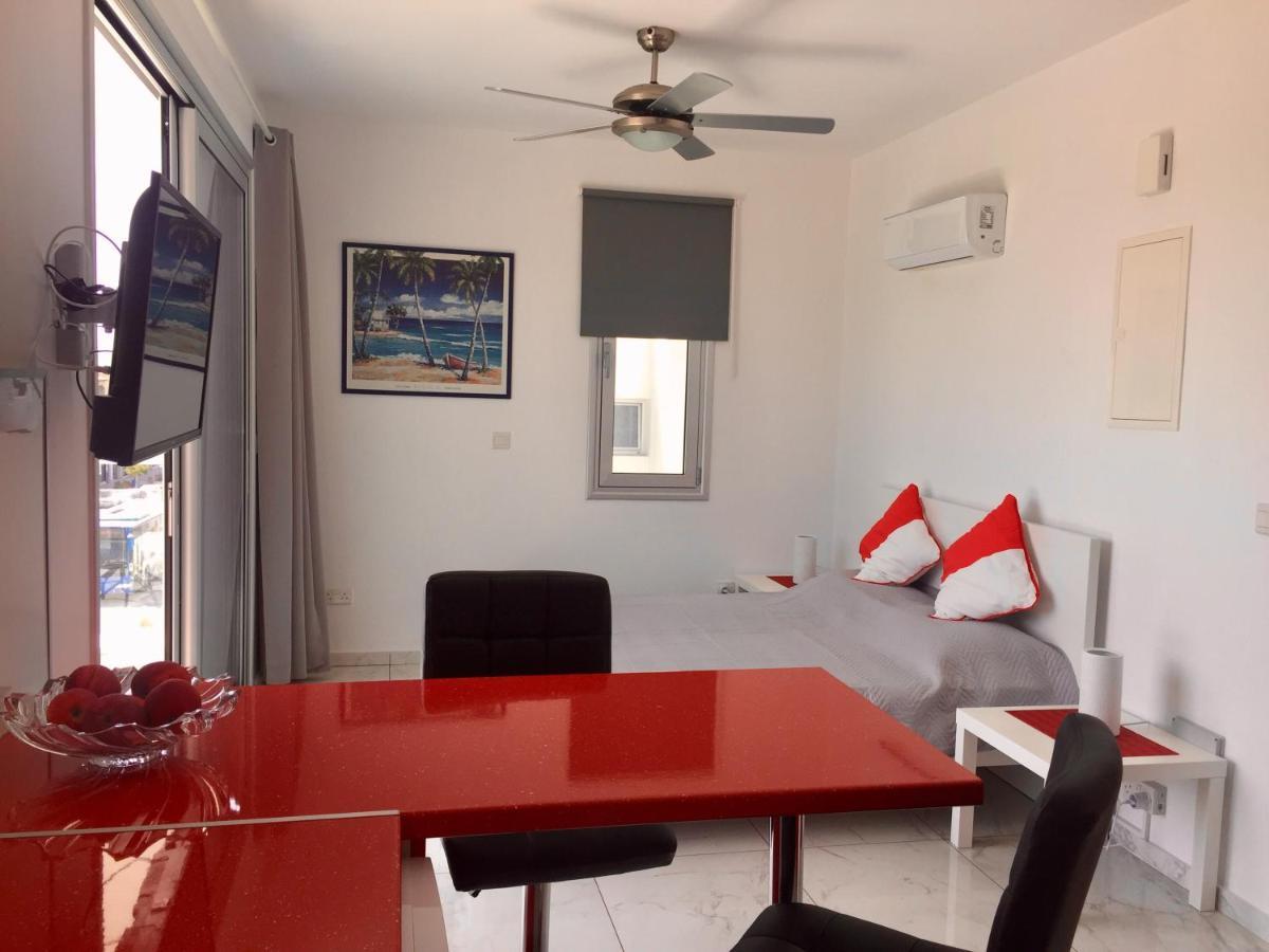 Dream- Downtown-Studios Paphos ภายนอก รูปภาพ