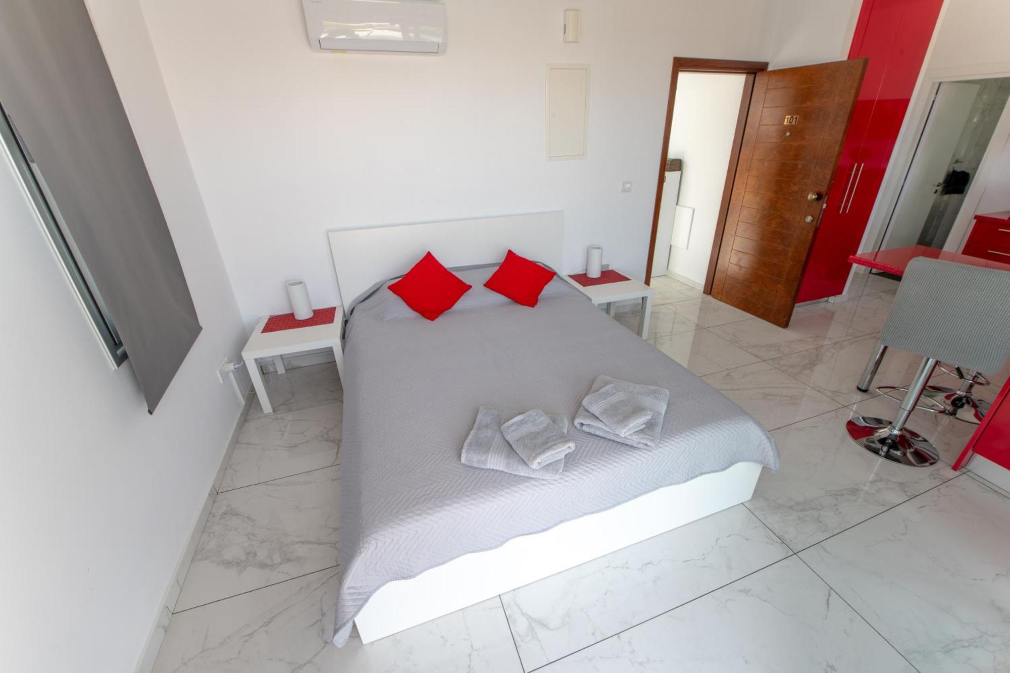 Dream- Downtown-Studios Paphos ภายนอก รูปภาพ