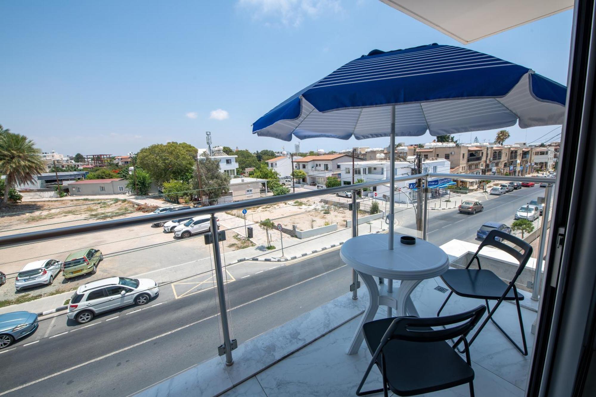 Dream- Downtown-Studios Paphos ภายนอก รูปภาพ